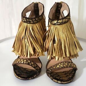 Bebe black and Gold Heels size 6